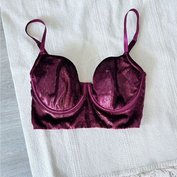 NWT Victoria's Secret Purple Velvet Bra Intimates - Picture 1 of 3
